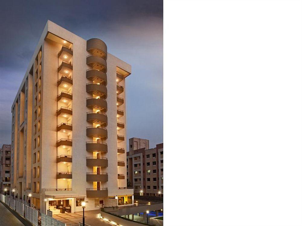 Cocoon Hotel Pune Exterior foto
