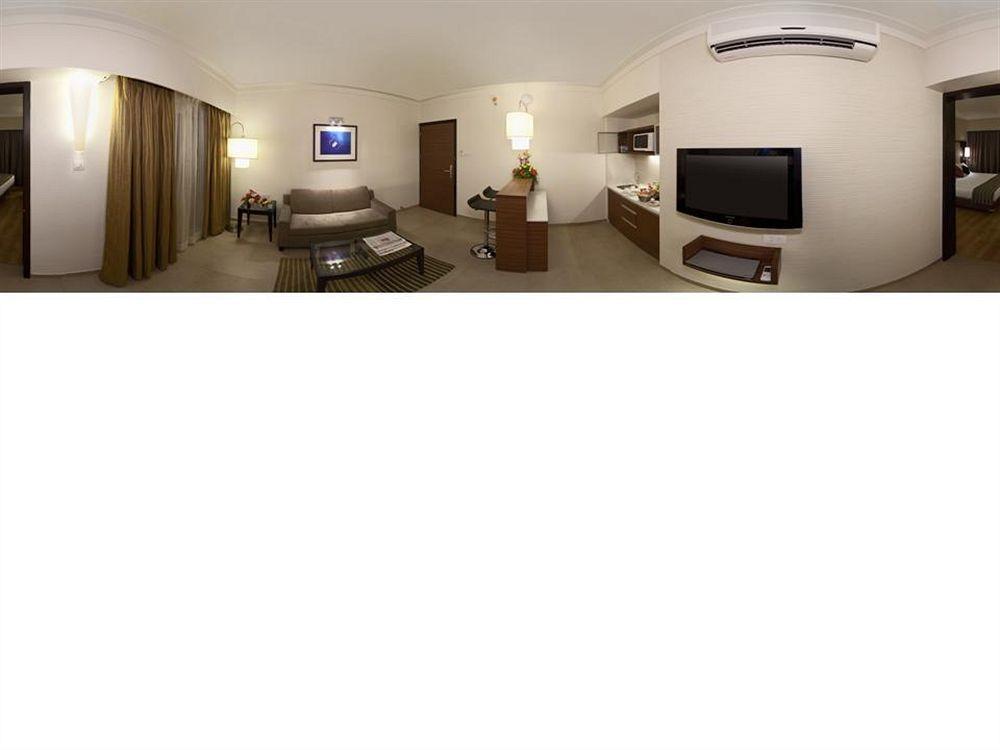 Cocoon Hotel Pune Exterior foto