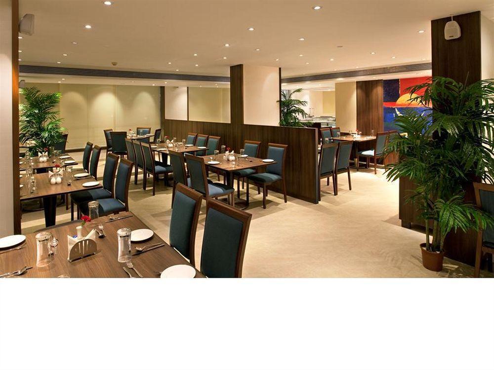 Cocoon Hotel Pune Exterior foto