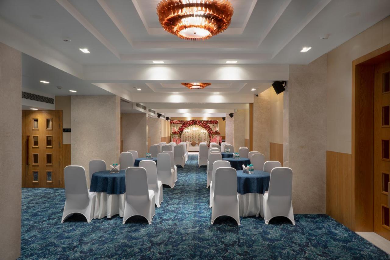 Cocoon Hotel Pune Exterior foto