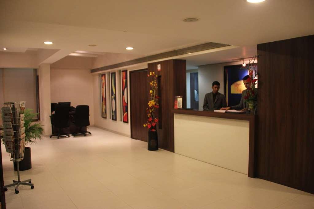 Cocoon Hotel Pune Interior foto