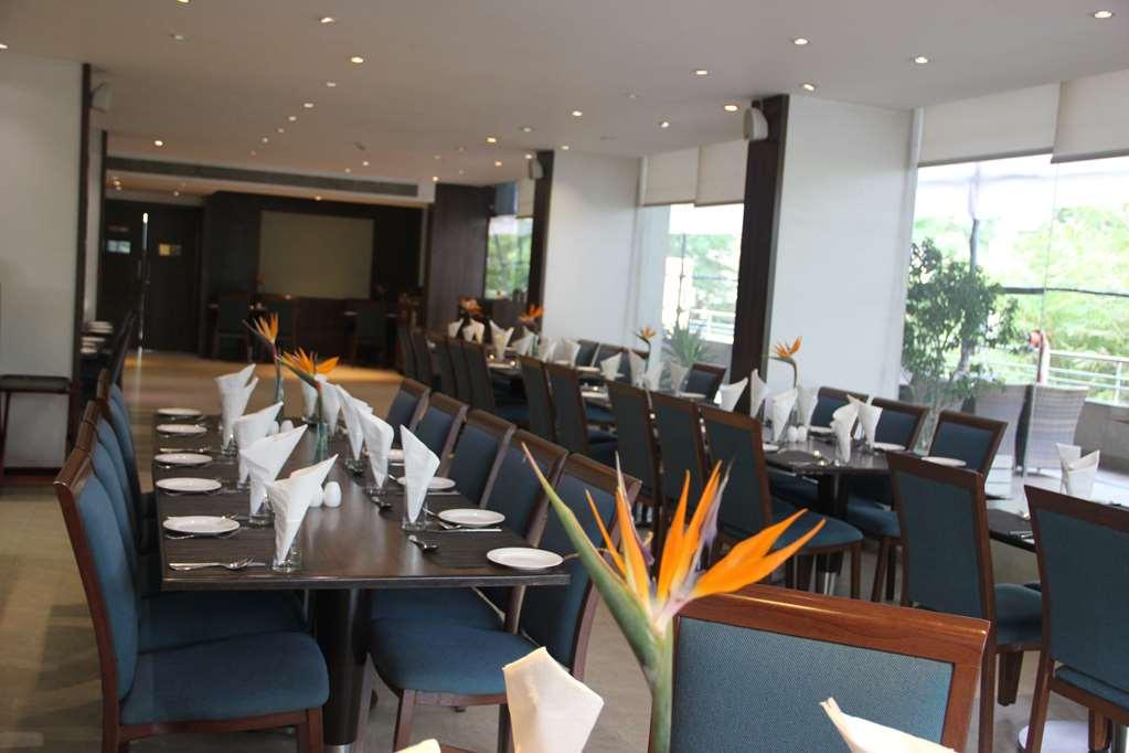 Cocoon Hotel Pune Restaurante foto
