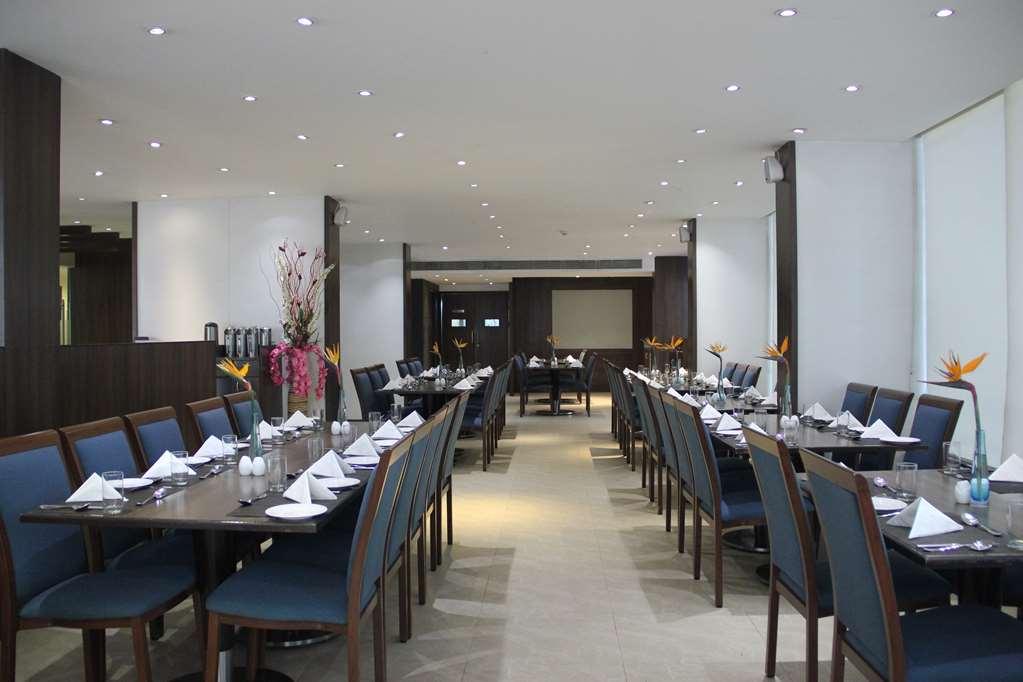 Cocoon Hotel Pune Restaurante foto