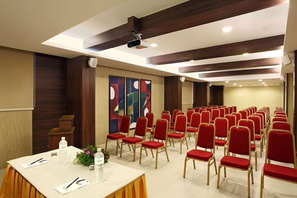Cocoon Hotel Pune Facilidades foto
