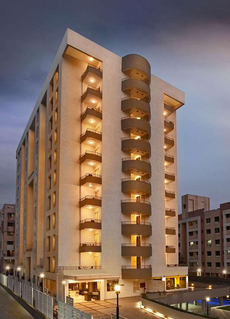 Cocoon Hotel Pune Exterior foto